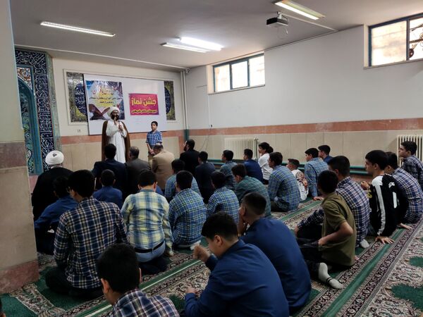 ترویج فرهنگ نماز جماعت در مدارس شهرستان قدس با برنامه "مهر تا مهر "