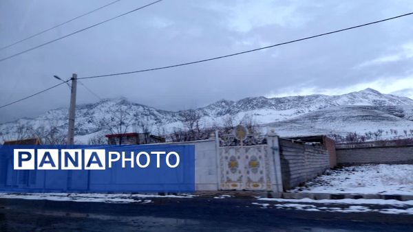 بارش اولین برف پاییزی در روستای نورآباد شازند