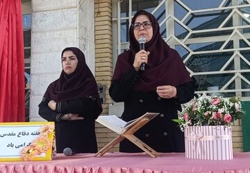 زنگ مهر و ایثار همزمان با هفته دفاع مقدس در دبیرستان مهر نیشابور