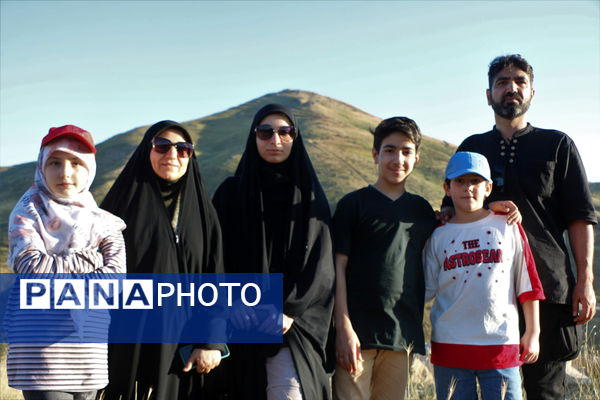 حضور زائران فرهنگی قم در یادمان «بلفَت و دوپازا»