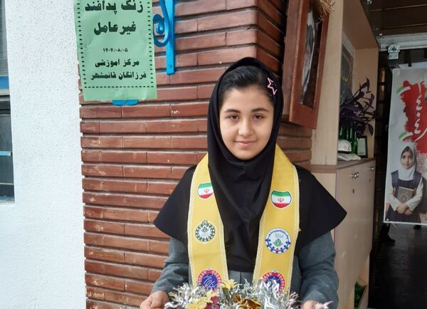 گرامیداشت هفته پدافند غیرعامل در دبیرستان فرزانگان قائمشهر
