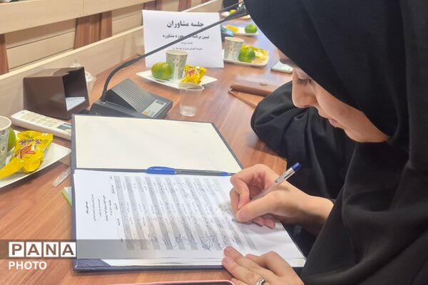 هفته بهداشت روان در بهارستان‌دو؛ از هم‌اندیشی مشاوران تا آموزش پیشگیری از خودکشی