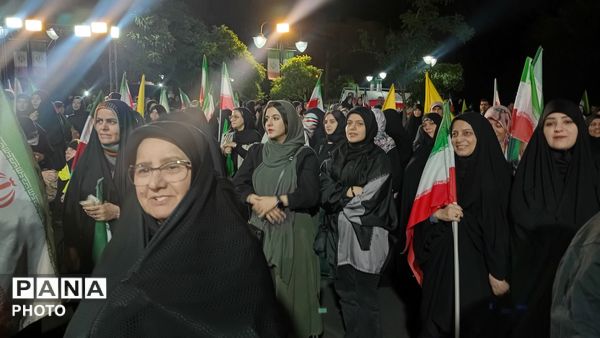همدلی در شب؛ مردم در تجمعات اتحادمحور گردهم آمدند