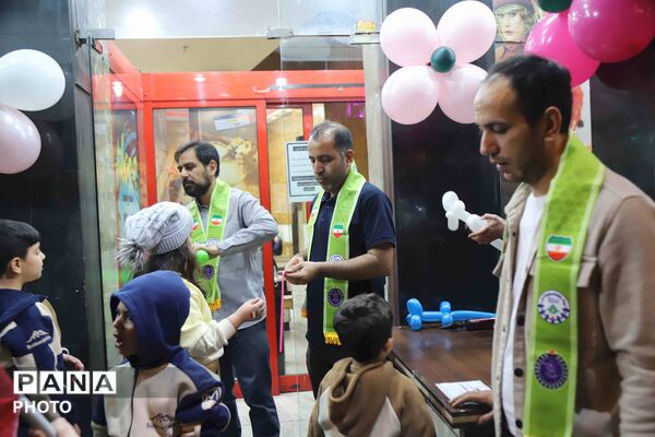 غرفه سازمان دانش‌آموزى در قلب تجمعات