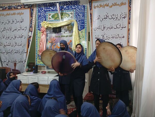 جشن نیمه‌شعبان در دبیرستان دکتر جواد حداد۲ ناحیه پنج مشهد