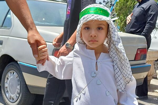 حضور پرشور کودکان و نوجوانان ورامینی در مراسم عزاداری روز عاشورا