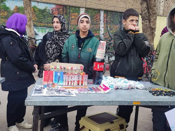 برپایی بازارچه دانش‌آموزی به‌مناسبت عید مبعث 
