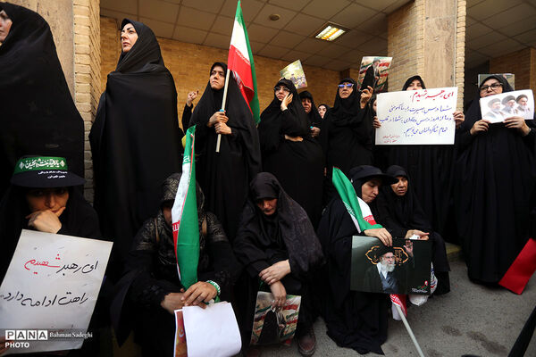 آیین وداع فرهنگیان و دانش‌آموزان شهر تهران با رهبر شهید انقلاب اسلامی