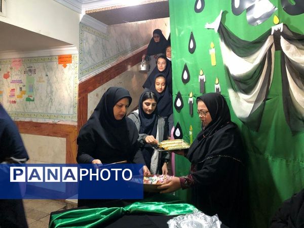 ایستگاه‌های صلواتی و دسته‌های سینه‌زنی و هیات‌های عزاداری در مدارس شهرستان قدس