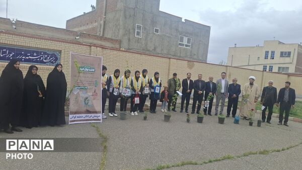 حضور دانش‌آموزان پیشتاز در پویش ملی «کاشت نهال امید»