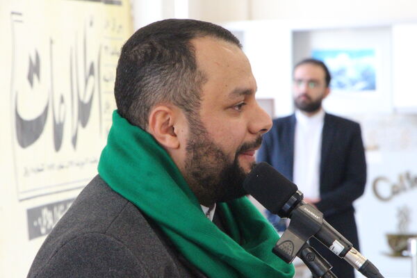 مراسم نمادین استقبال از امام خمینی (ره) در فرودگاه یزد 