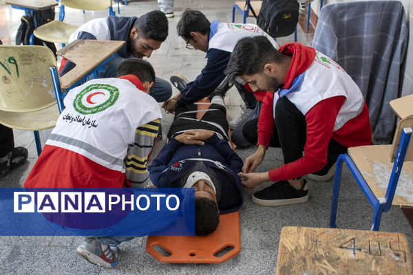 برگزاری مانور سراسری زلزله و ایمنی در مدارس شهرستان محلات 