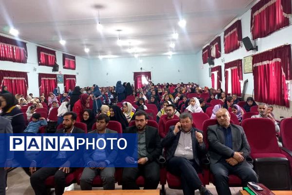 تجلیل از  دانش‌آموزان برگزیده جشنواره‌های فرهنگی هنری، المپیاد رویش و خبرنگاران پانا زرقان