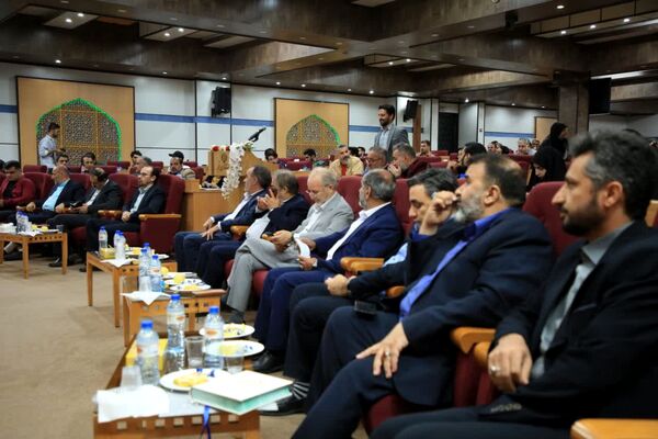 نشست صمیمی مدیران رسانه با استاندار قم