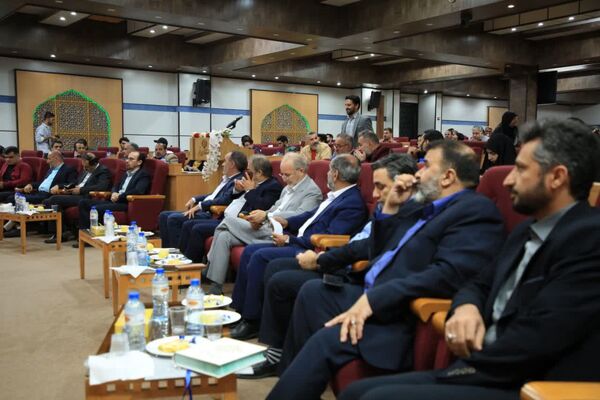 نشست صمیمی مدیران رسانه با استاندار قم