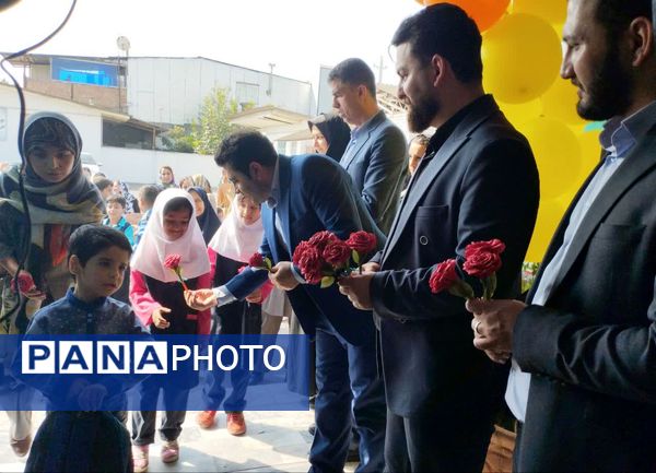 جشن شکوفه‌ها در دبستان شهید رجایی ایزدشهر