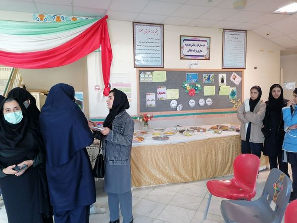 نمایشگاه کارآفرینی هنرستان عصمتیه نوخندان