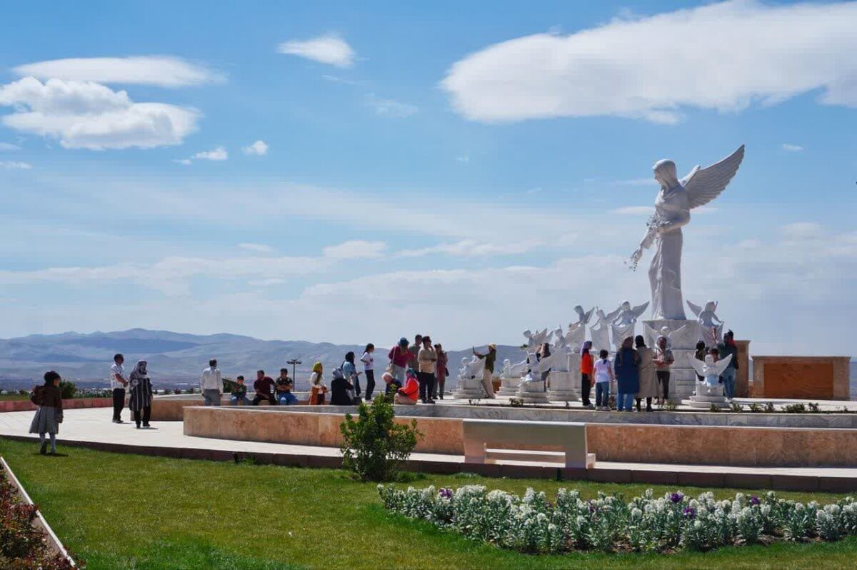 رشد 35 درصدی گردشگران از جاذبه های گردشگری ملایر-پیشتازی جهان کوچک 