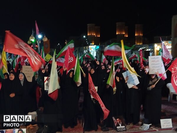 حسینیه امیرچخماق؛ قاب همبستگی مردم یزد در خون‌خواهی رهبر شهید