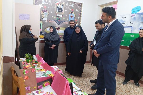 نمایشگاه صنایع دستی و طرح جابربن حیان در مدرسه فردوسی اردبیل