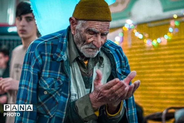 برپایی سفره افطاری در مسجد علی ابن ابیطالب نسیم‌شهر