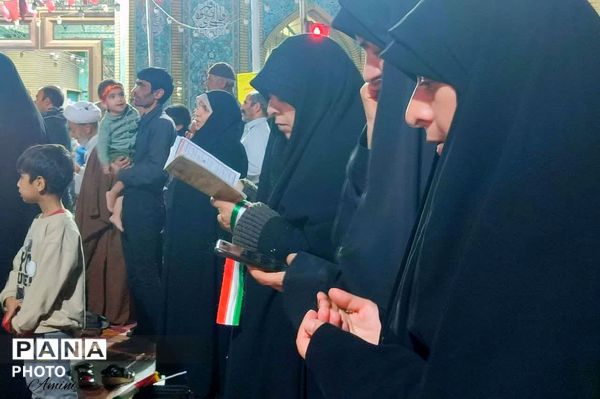 تجمعات حماسی در نجف آباد همراه با اقامه نماز استغاثه