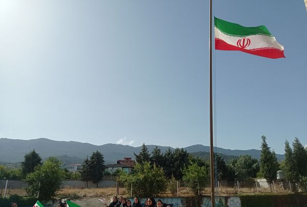 جشن جوانه‌ها در دبیرستان یاران امام 