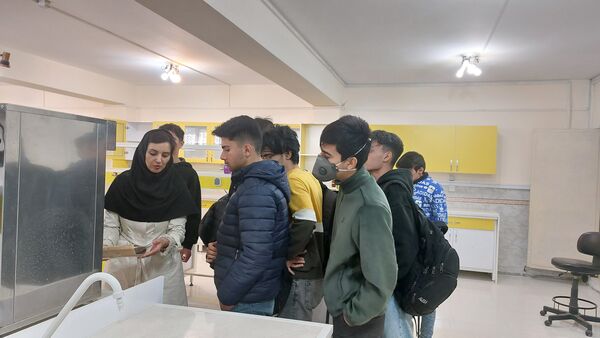 کارگاه آشنایی با تجهیزات آزمایشگاه کشت سلول و تکنیک‌های آسپتیک