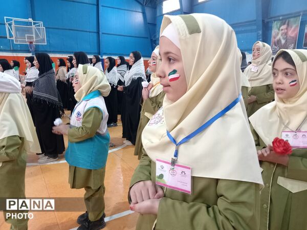 بیعت کودکان و نوجوانان ورزشکار شهرستان جعفرآباد با رهبر انقلاب 