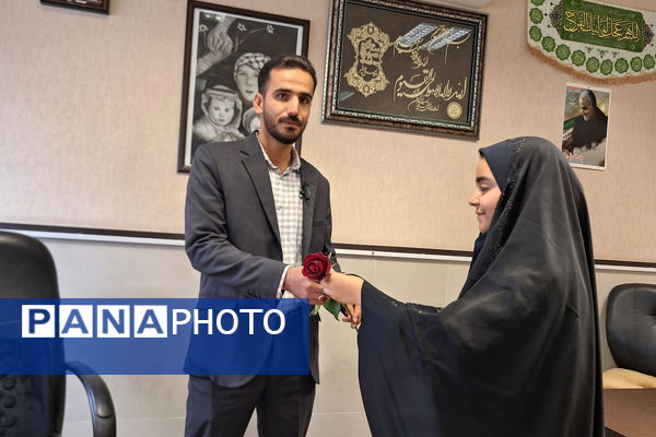 سنگ‌تمام دانش‌آموزان پیشتاز و خبرنگاران پانا برای فرهنگیان