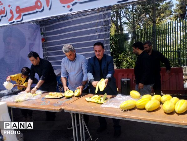 به شوقِ راهِ عشق، دل از جهان بریدیم ، به نامِ رهبر و شهدا، رهِ وفا گزیدیم