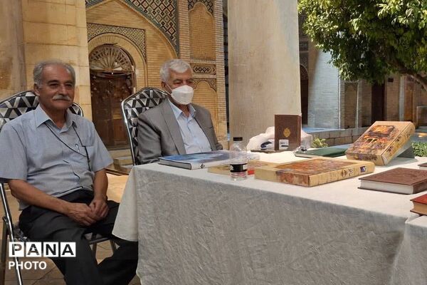 طنین عشق و شعر در آرامگاه حافظ