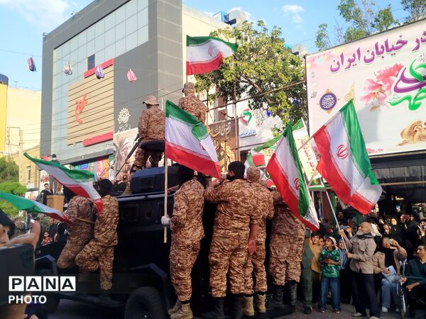 شکوه رژه امروز، از خودرو های سپاه تا شور مردم