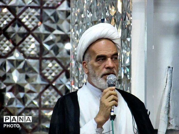حضور اقشار مختلف مردم در مراسم اربعین رهبر شهید 