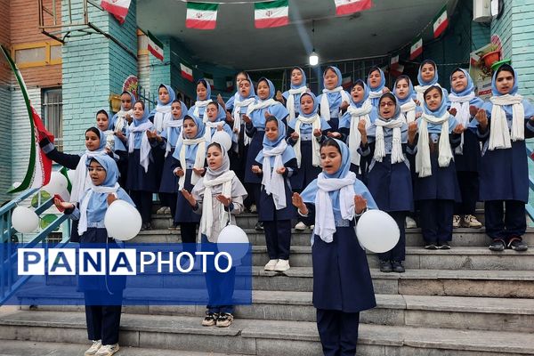 جشن پیروزی انقلاب اسلامی در مدارس منطقه کهریزک 