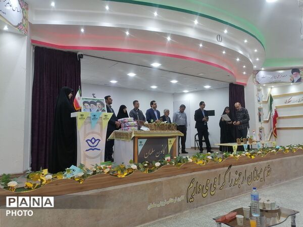 تقدیر از ۵۰ خبرنگار فعال  دانش آموزشهرستان خلیل آباد