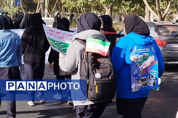 نسل ما، قامتِ استکبار و استعمار شکن است! 