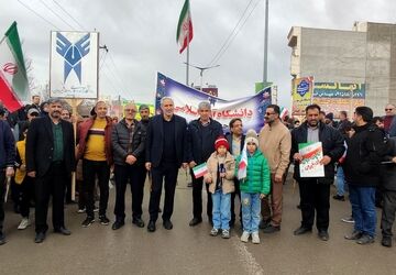 روایت خبرنگار کوچک پانا شیروان از شرکت مردم در راهپیمایی ۲۲ بهمن
