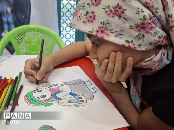 برپایی موکب کودک در جوار شهدای گمنام منطقه ۱۸ 