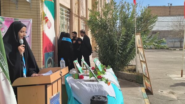 طنین گلبانگ انقلاب در دبیرستان شبانه روزی همای رحمت شهرستان سرخس