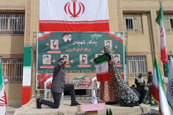 همایش «وطن‌یار»؛ تجدید عهد دانش‌آموزان ورامینی با شهدا و فرهنگ ایستادگی