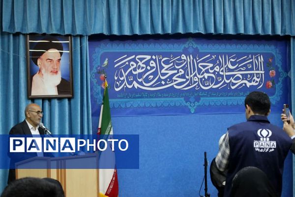 دیدار تشکل‌های دانش‌آموزی یزد با نماینده ولی‌فقیه در یزد