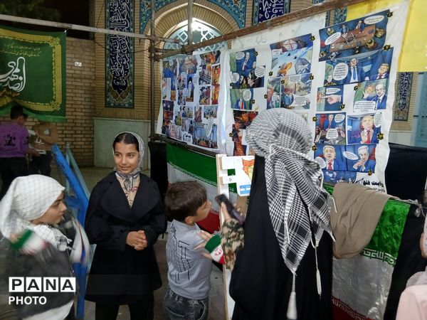 برپایی موکب فرهنگی توسط بسیج دانش آموزی و انجمن اسلامی دبیرستان نمونه آیت الله خامنه ای