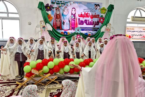 جشن تکلیف دختران در گلوگاه 