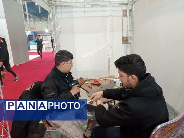 حضور پررنگ دانش‌آموزان در نمایشگاه آثار و دستاوردهای پژوهش و فناوری خراسان رضوی