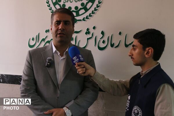 مدیرکل آموزش و پرورش شهرتهران از مسئولان سازمان دانش‌آموزی تهران تقدیر کرد