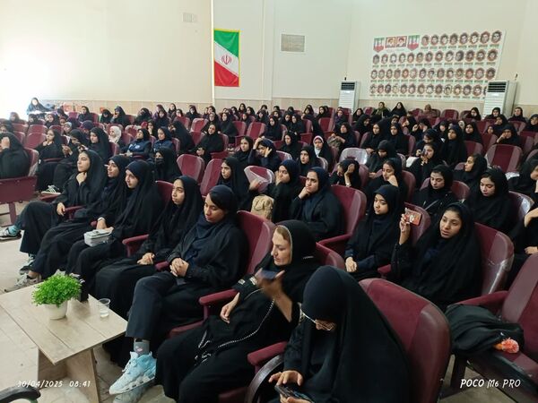 مراسم جشن روز دختر و تجلیل از دختران حافظ قرآن در شهرستان بم