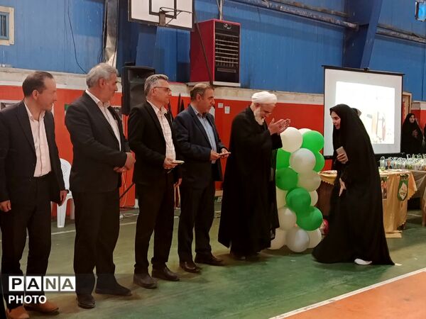 نمایش همبستگی دختران ورزشکار جعفرآباد در جشن بزرگ غدیر