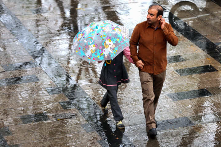 بارش باران و برف در ارتفاعات پایتخت؛ هوا سه درجه سرد می‌شود