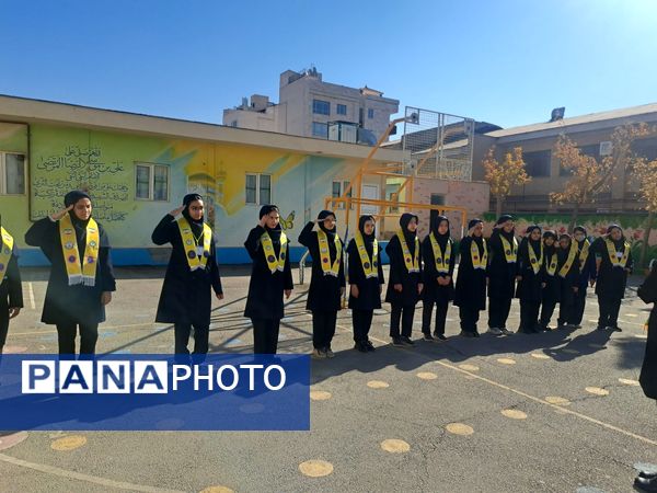 آموزش دوره پیشتازان در دبیرستان دخترانه علی افشار‌نژاد